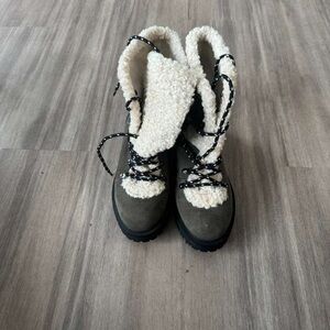 Guess Women's Ankle Boots in Cream and Black